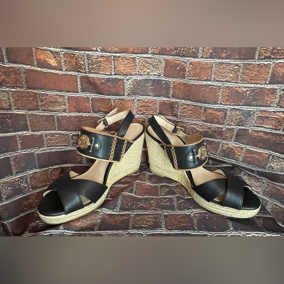TOMMY HILFIGER Women’s Size 9 Black & Tan 4” Espadrille Wedge Sandal - Picture 6 of 11